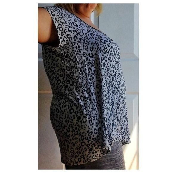 Torrid Shirt Top T Tee Animal Leopard Print SHORT SLEEVE Women's WOMAN'S Size 3 - Picture 4 of 13